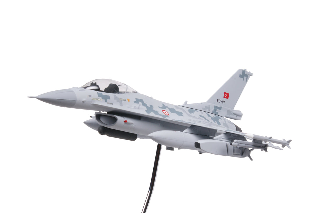 1/48 F-16C ÖZGÜR PROJESİ (TÜRK HAVA KUVVETLERİ)