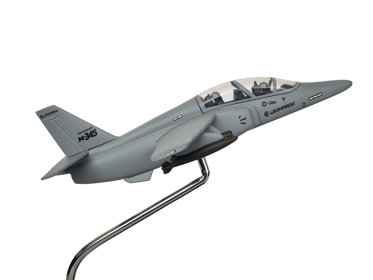 1/48 M-345