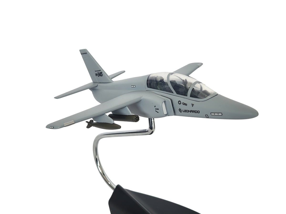 1/48 M-345