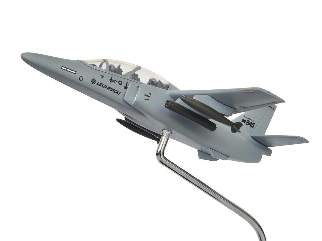 1/48 M-345